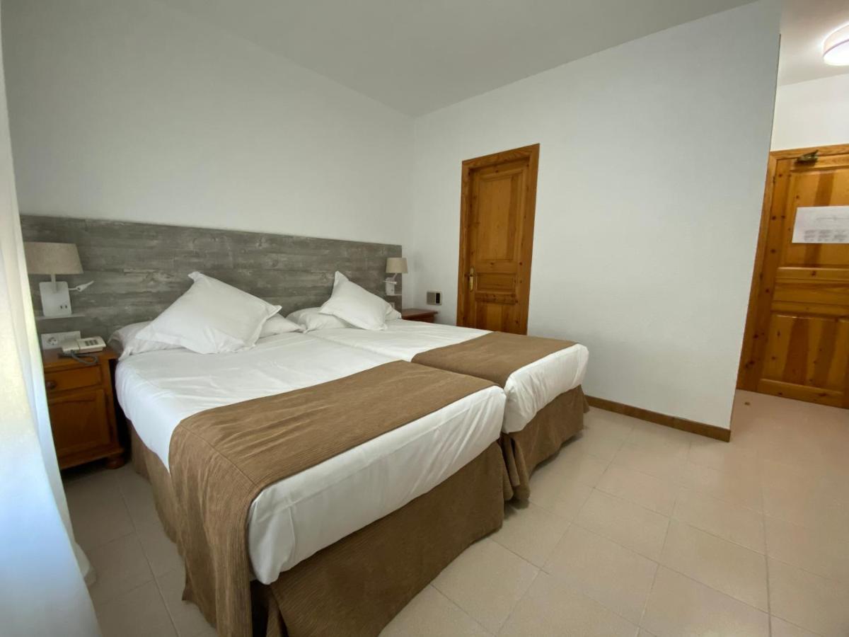 Hotel & Restaurante Pena Arros Exterior photo